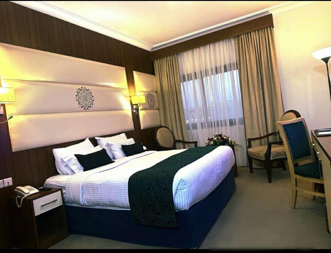 One Inn Hotel Medina Ngoại thất bức ảnh