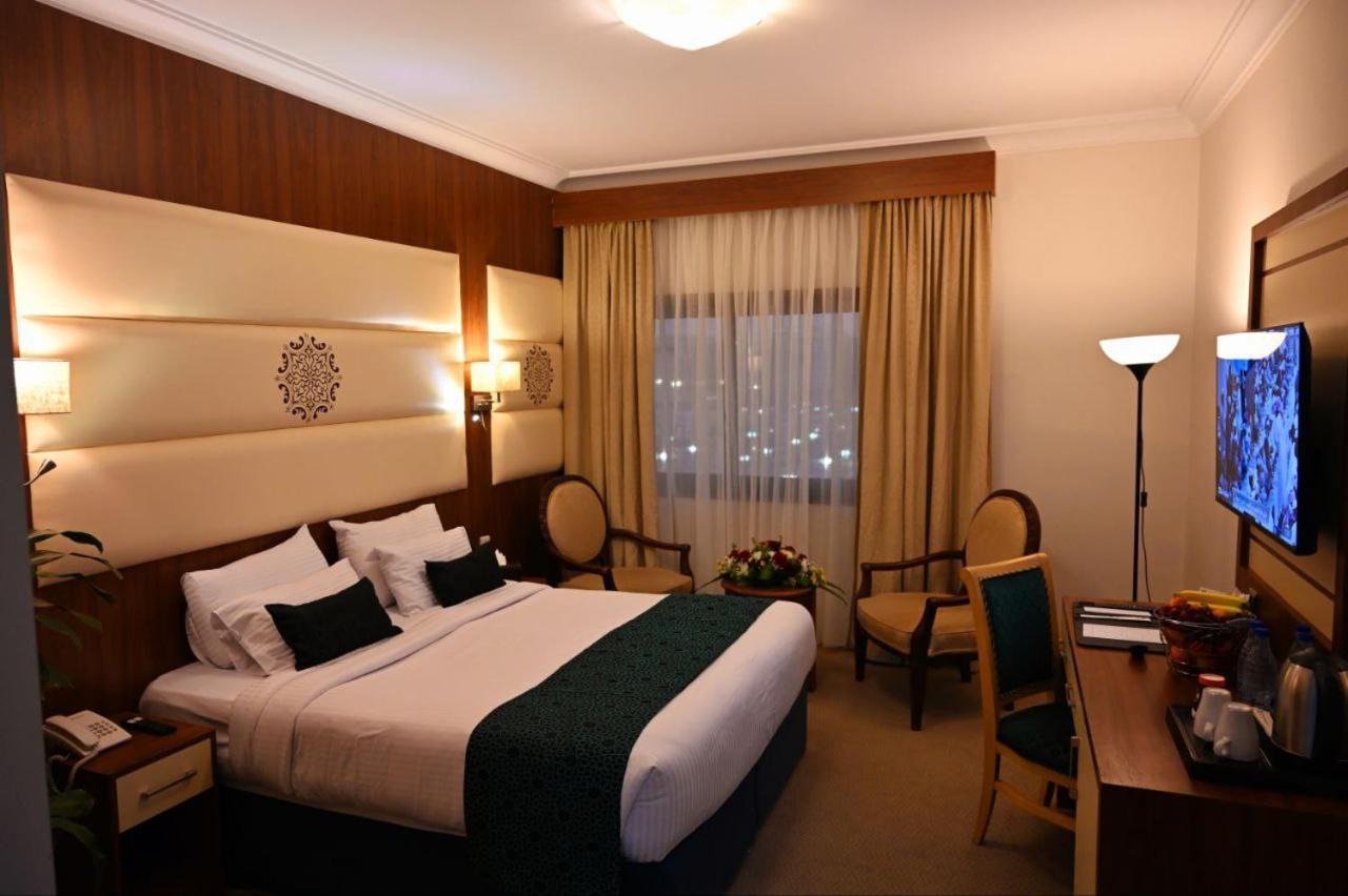 One Inn Hotel Medina Ngoại thất bức ảnh